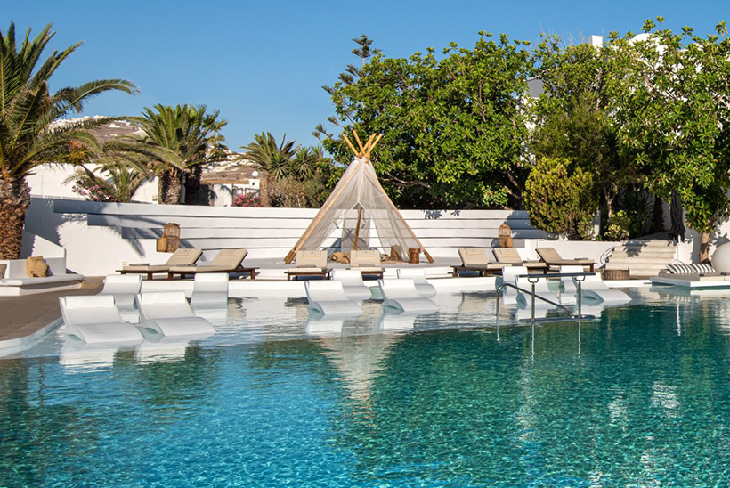AMĀRIA Beach Resort Pool Bar